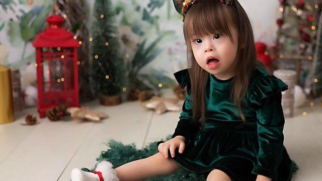 Down sendromlu kızı için kitap yazdı