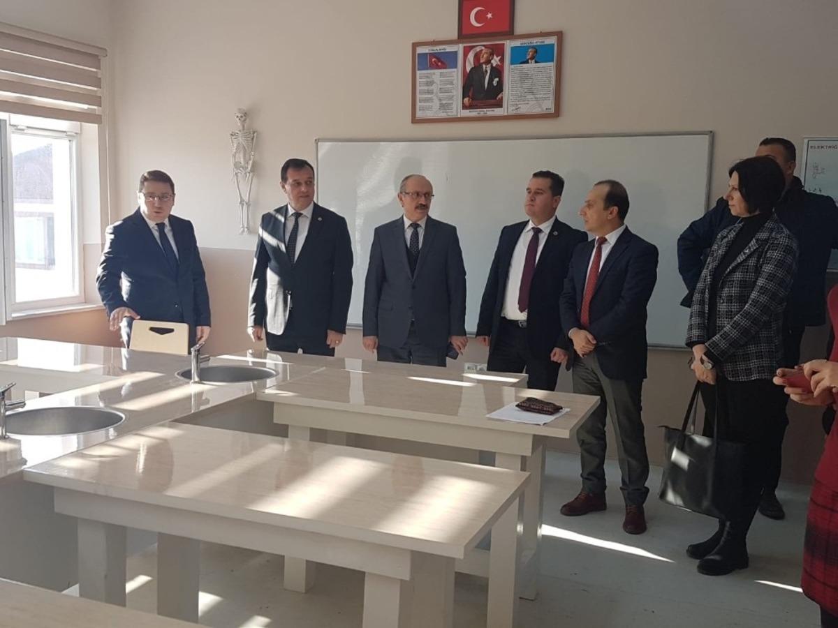 Muratlı Cumhuriyet İlkokulunda &ccedil;ifte a&ccedil;ılış