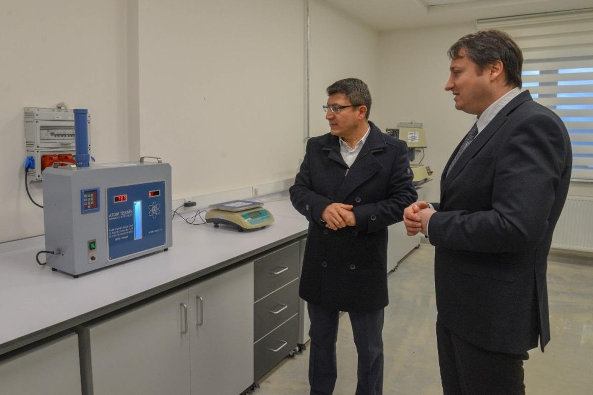 &Uuml;niversiteden mermer sekt&ouml;r&uuml;ne b&uuml;y&uuml;k destek