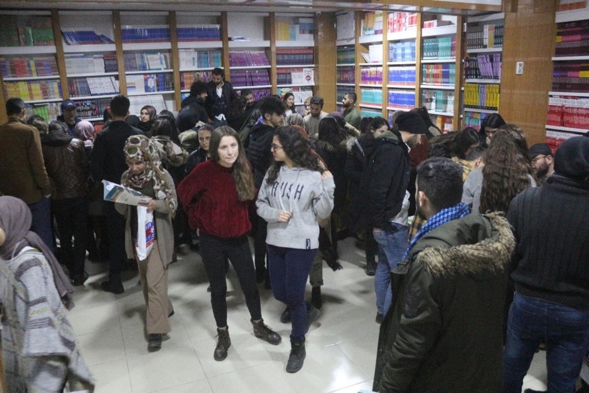 Van&rsquo;da kaynak kitap yazarları &ouml;ğrencilerle buluştu