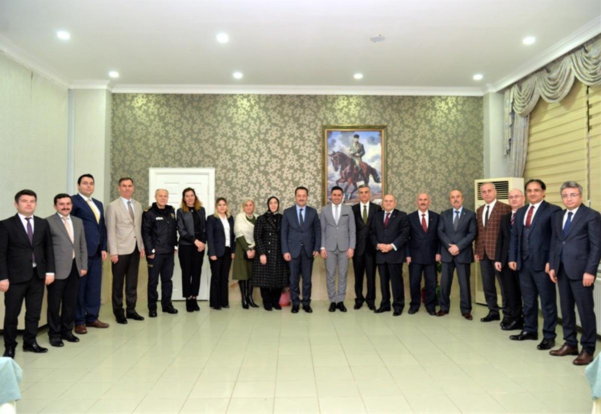 Vali Şent&uuml;rk, m&uuml;lki idare amirleriyle bir araya geldi