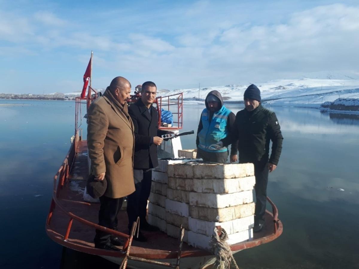 Er&ccedil;ek G&ouml;l&uuml;&rsquo;ndeki balıklara boy denetimi