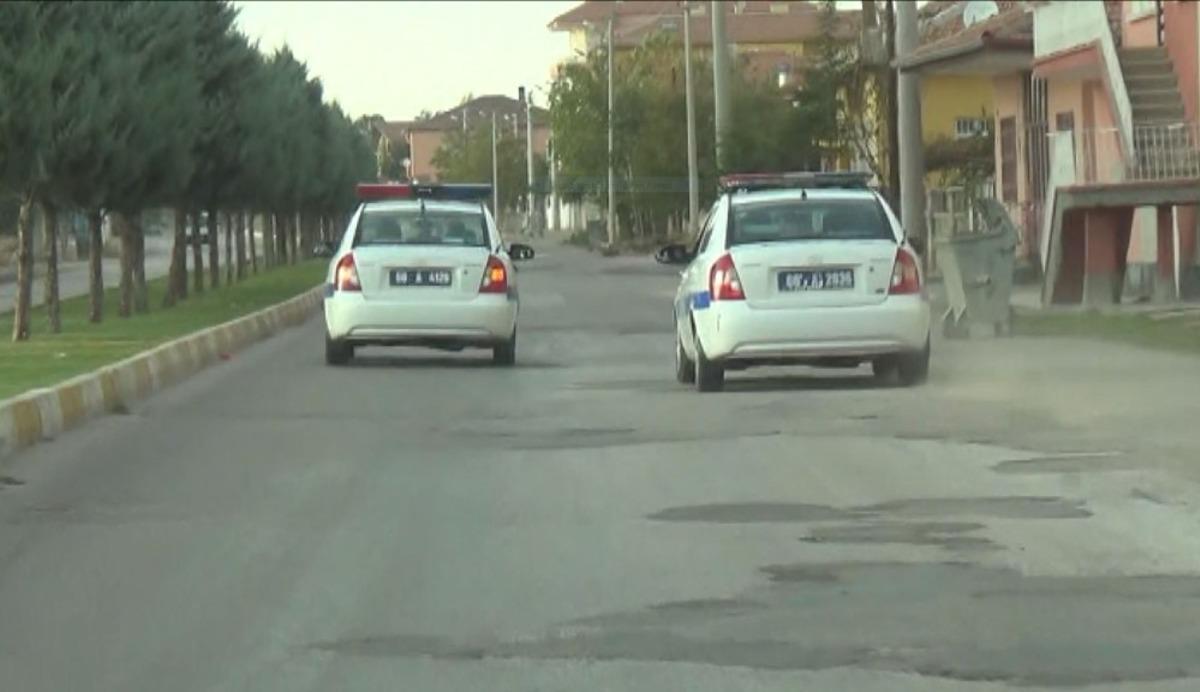 Aksaray'da hareketli dakikalar! Polis ve gasp&ccedil;ı kovalamacası film sahnelerini aratmadı