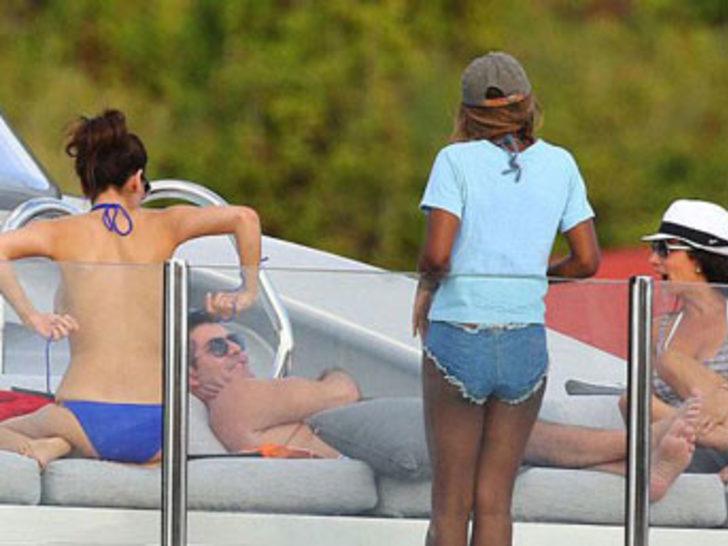 Simon Cowell'a 'harem' eleştirisi G4