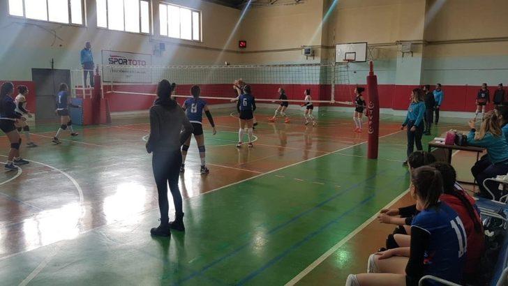 Van Büyükşehir Belediyesi kadın voleybol takımı haftayı galibiyetle kapadı G3