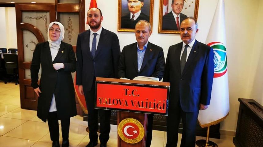 Ulaştırma ve Altyapı Bakanı Mehmet Cahit Turhan Yalova’da