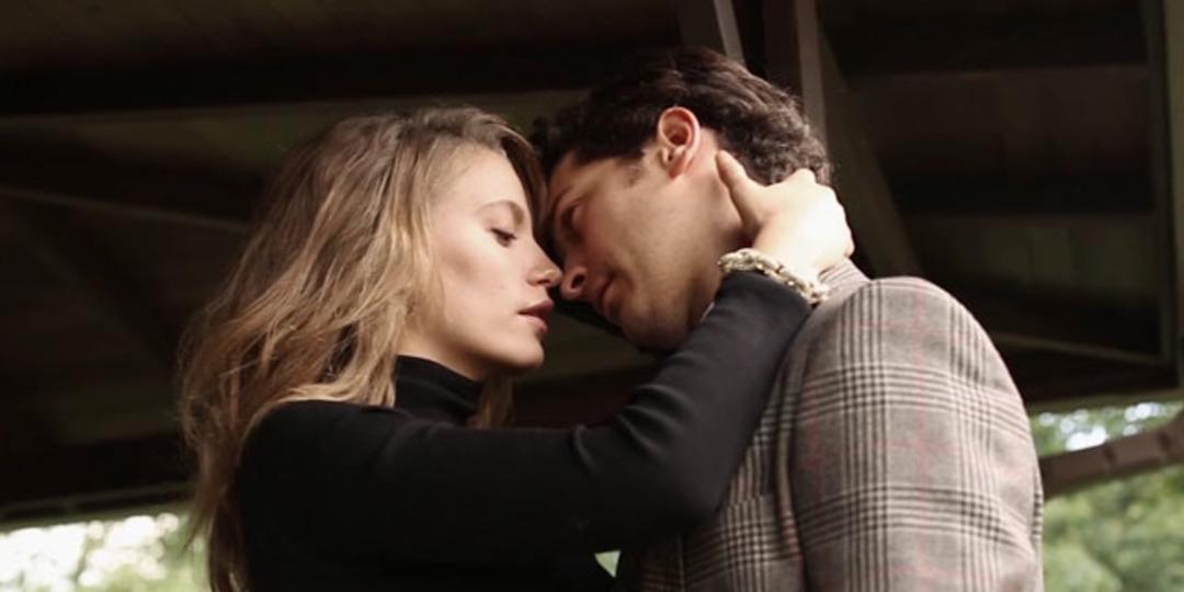 Gen&ccedil; ve asi pozlar