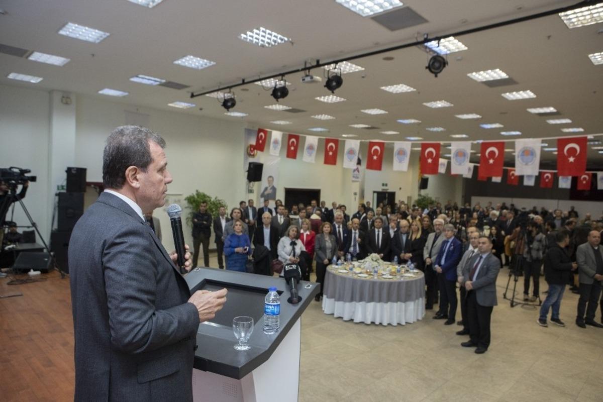 Başkan Se&ccedil;er, gazetecilerle resepsiyonda buluştu
