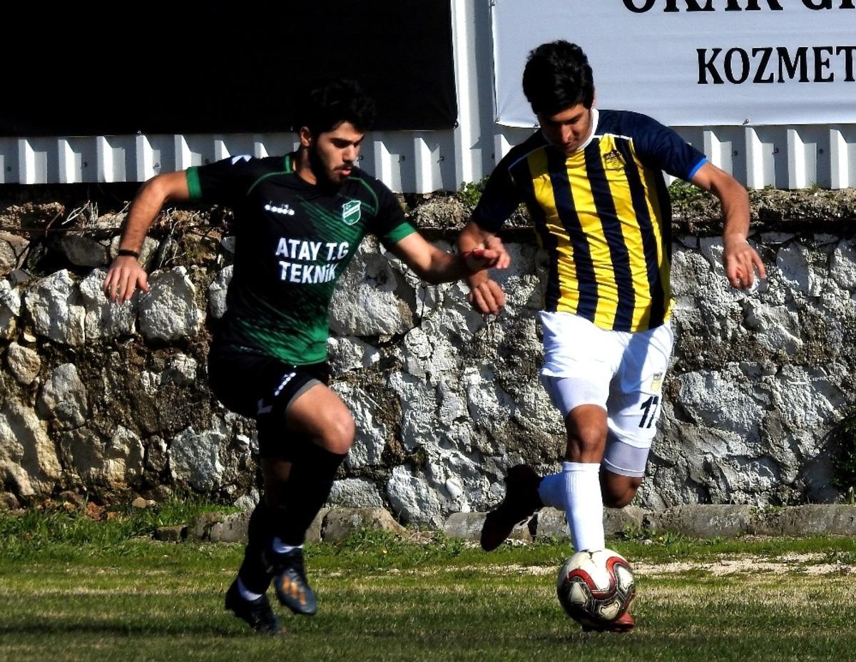 Ala&ccedil;atıspor ma&ccedil; fazlasıyla lider