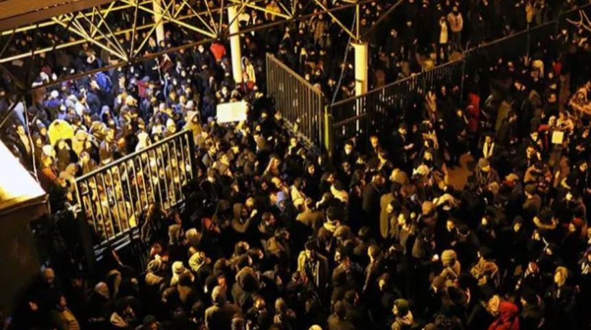 İran'da tansiyon hızla yükseliyor! İngiltere'nin Tahran Büyükelçisi gözaltına alındı!