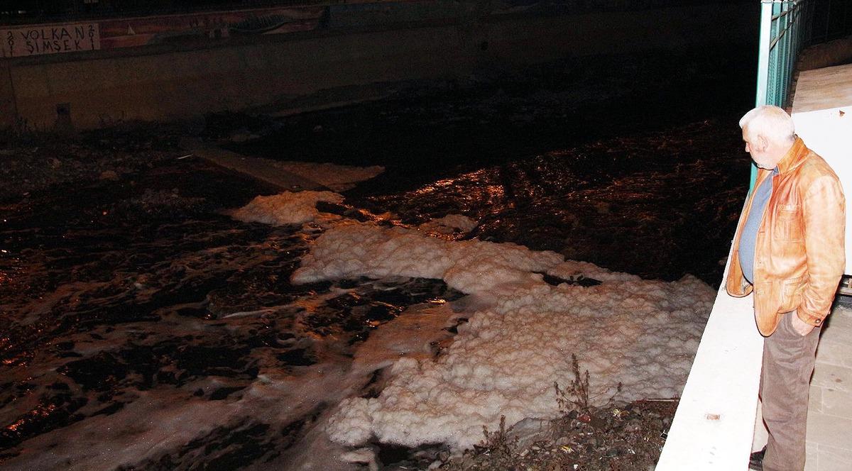 Oltu &Ccedil;ayı'nda vatandaşları tedirgin eden olay