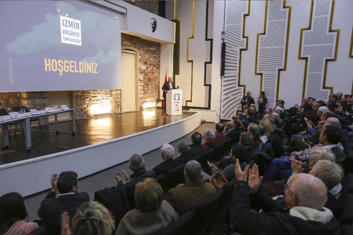 Başkan Atay, İzmir&rsquo;de d&uuml;zenlenen jeotermal paneline katıldı