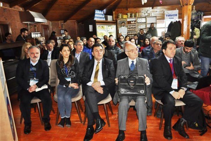 Kars’ta “Yerel Yönetimler, Demokrasi ve Kentleşme Politikaları” Sempozyumu G4