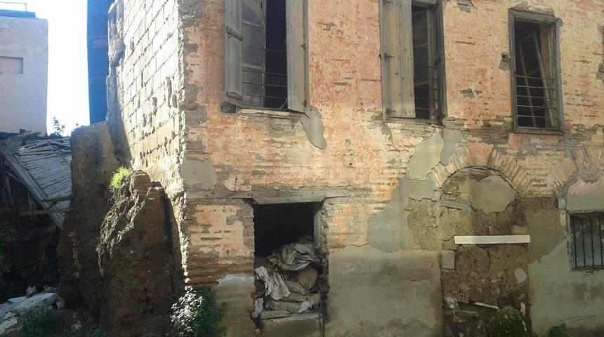 Tarihi ev g&ouml;&ccedil;&uuml;yor