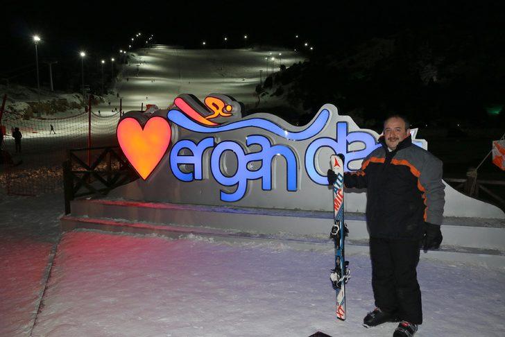 Bakan Varank, gece kayağı yaptı, herkesi davet etti G1