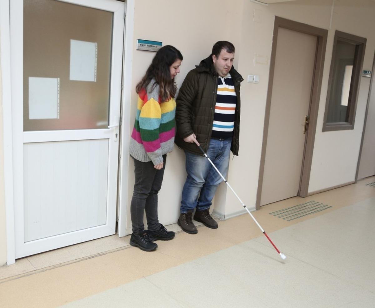 (&Ouml;zel) Nil&uuml;fer Belediyesinden engellilere &uuml;cretsiz kitap servisi