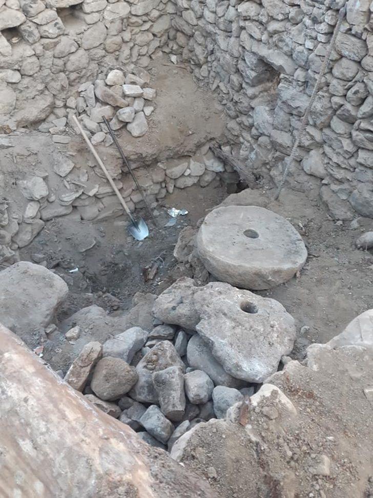 Derecik’teki 70 yıllık su değirmeni yeniden onarılıyor G4