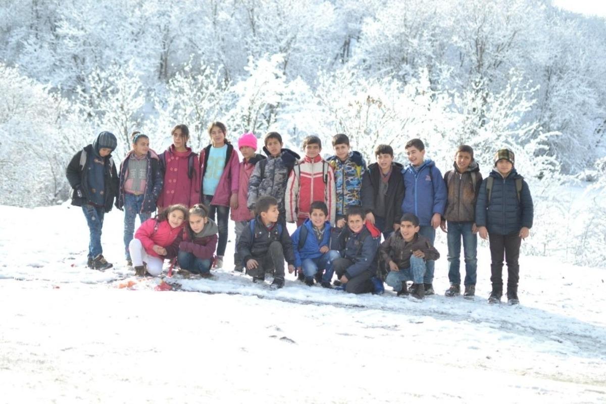 Bah&ccedil;esaraylı &ouml;ğrencilerin klibine yoğun ilgi