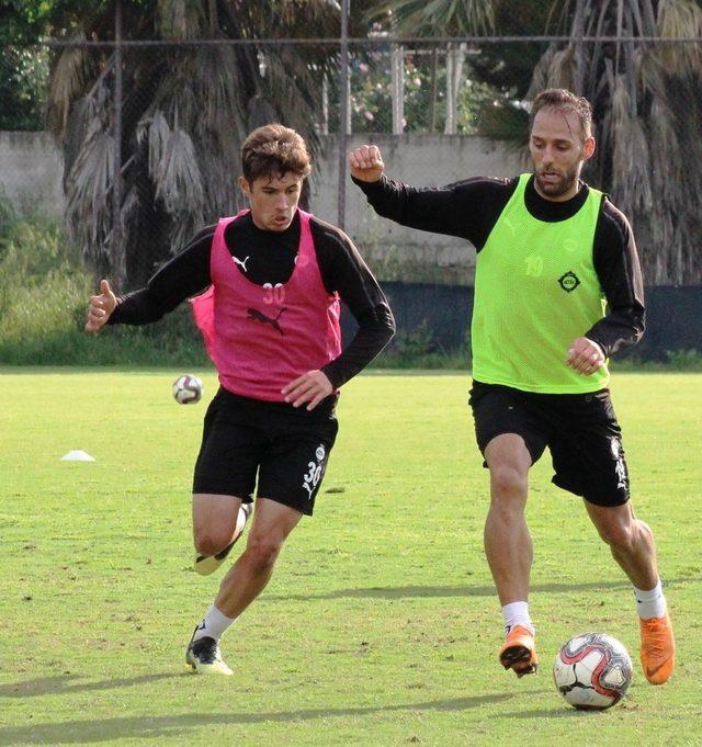 Altay, 2 genç futbolcusunu kiraladı