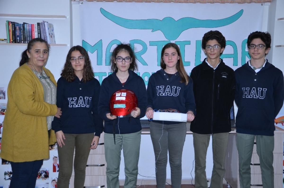 Liseli mucitlerden kasksız motor kullanımını &ouml;nleyen buluş