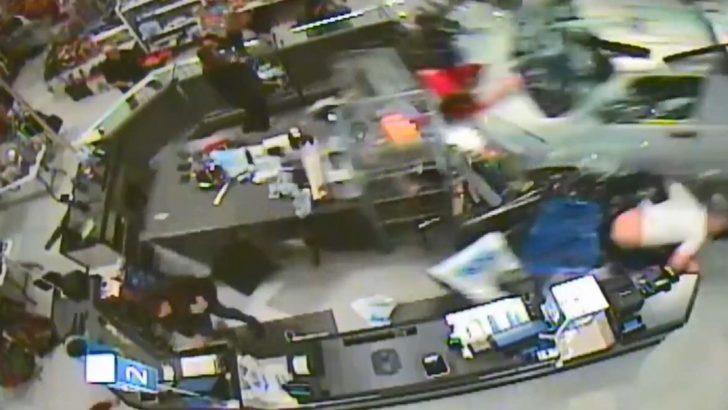 ABD’de kamyonet mağazaya daldı: 11 yaralı G4