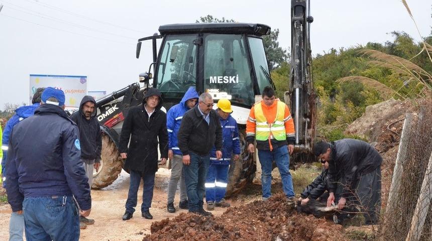 Mahallelinin su sorunu &ccedil;&ouml;z&uuml;l&uuml;yor