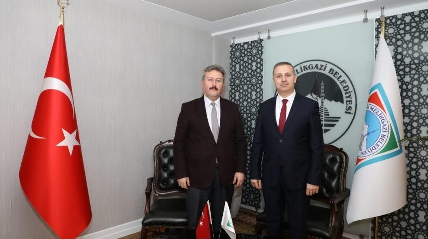 Yeni il&ccedil;e M&uuml;ft&uuml;s&uuml;nden Başkan Palancıoğlu&rsquo;na Ziyaret