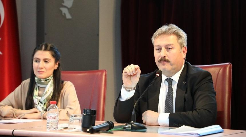 Başkan Palancıoğlu, "Duygu s&ouml;m&uuml;r&uuml;s&uuml;ne izin vermeyin, dilenciliğe alıştırmayın"