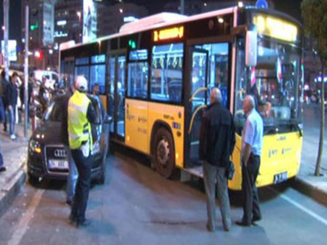 Merve Boluğur İstanbulluları &ccedil;ıldırttı