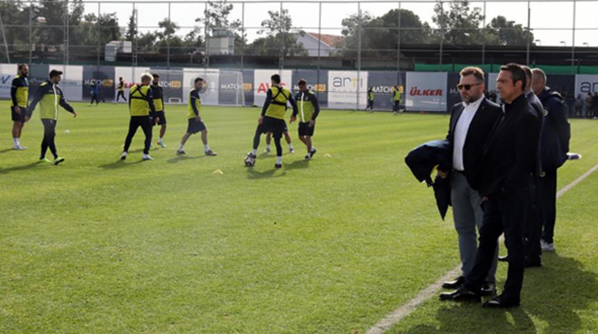 Fenerbahçe Başkanı Ali Koç idmanı izledi