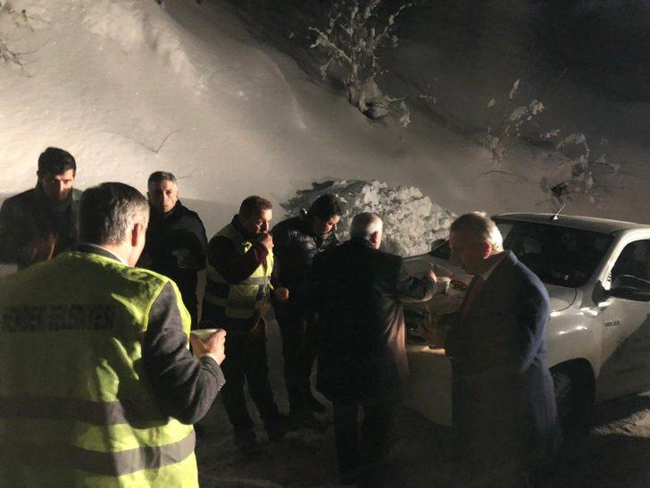 Başkan Babaoğlu’ndan gece çalışan kar timine jest G2
