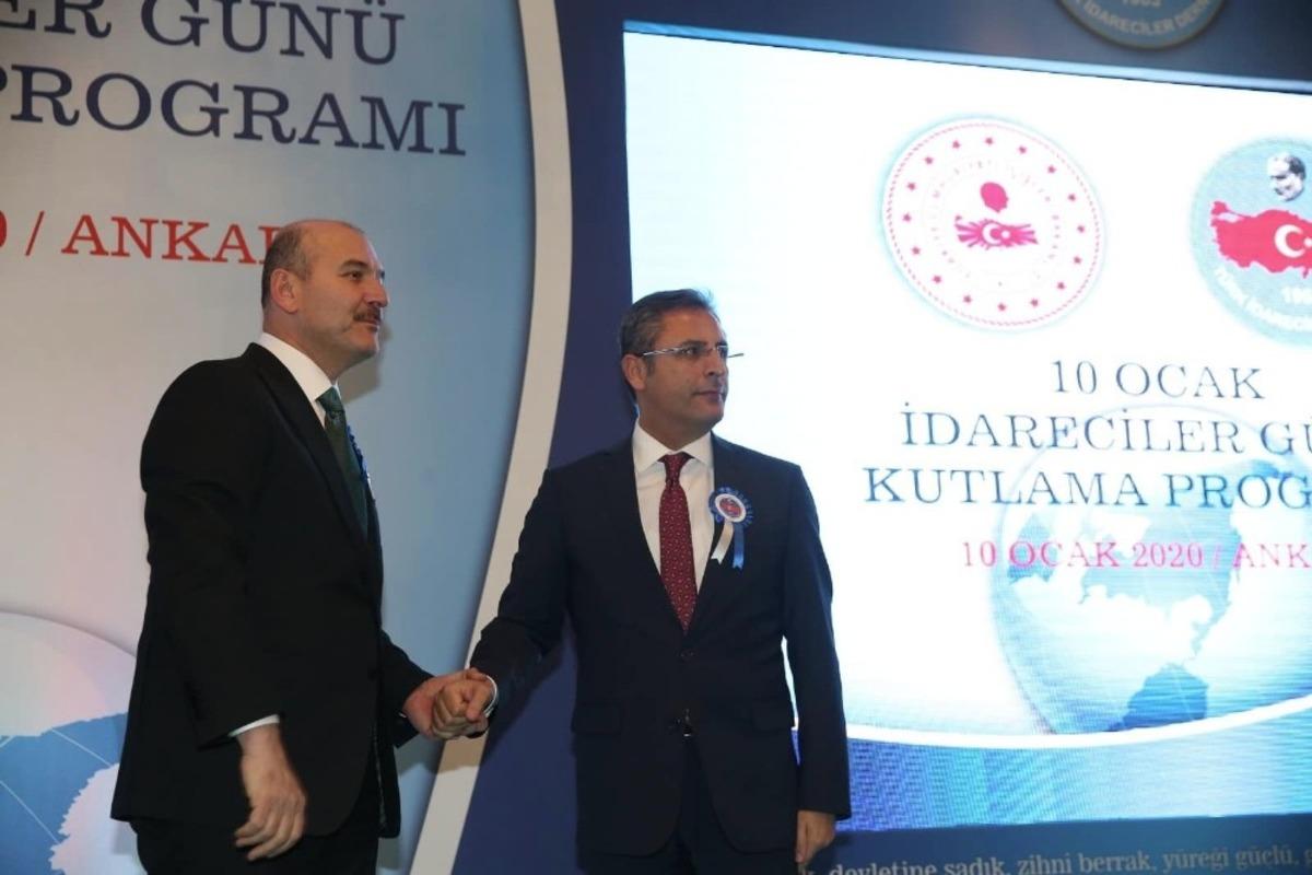 Kaymakam Pamuk&rsquo;a &rsquo;&uuml;st&uuml;n hizmet&rsquo; &ouml;d&uuml;l&uuml;