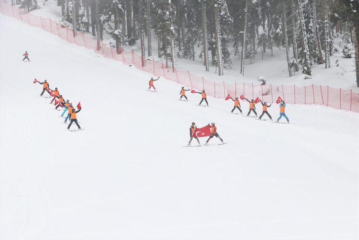 İçişleri Bakanı Soylu, Ilgaz 2-Yurduntepe Kayak Merkezi'nin açılışında konuştu: (2) G1