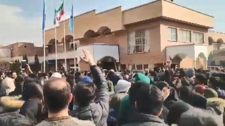 İran’daki protestolardaki bu görüntü gündem olmuştu! Trump'tan ilk tepki geldi! G4