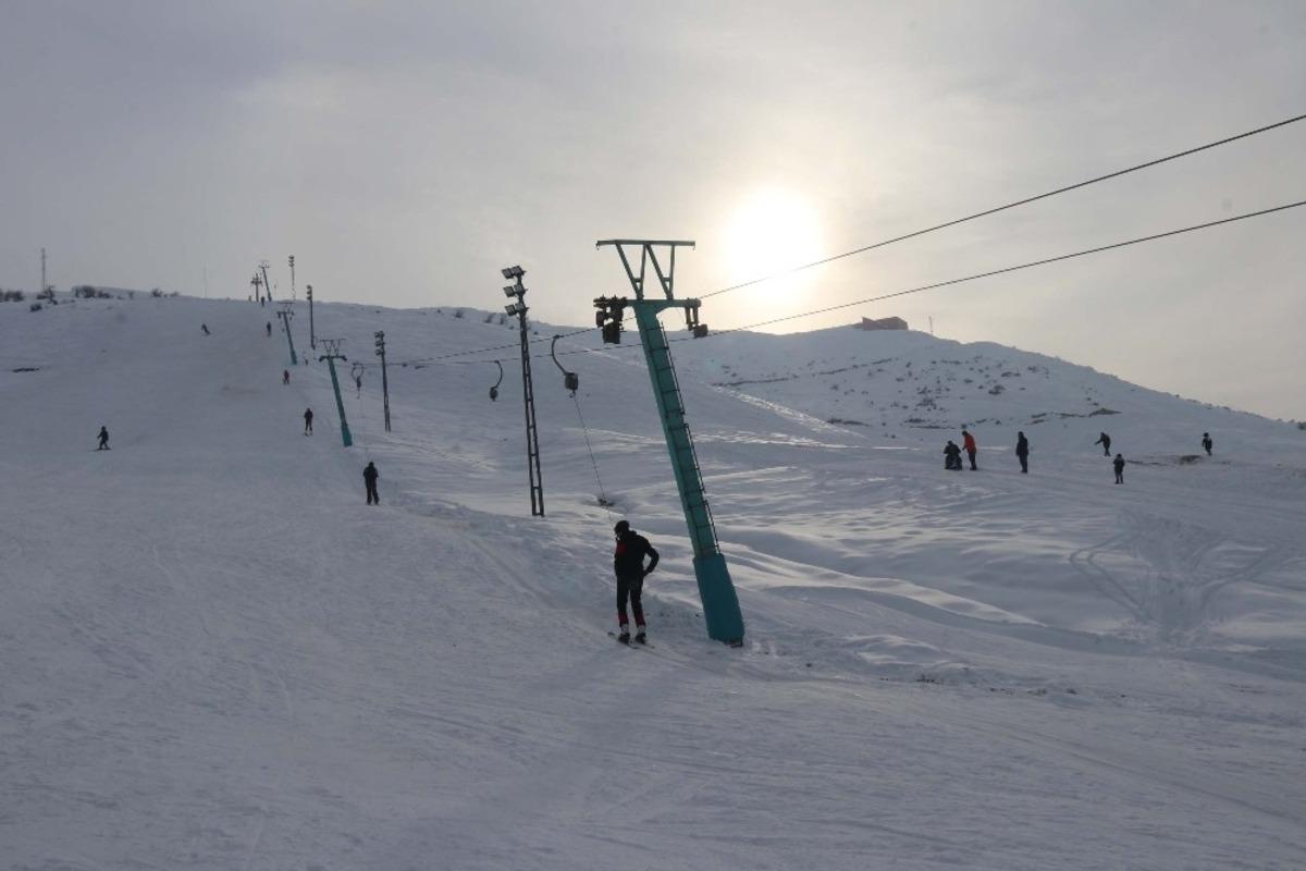 Bitlisliler hafta sonlarını kayarak ge&ccedil;iriyor