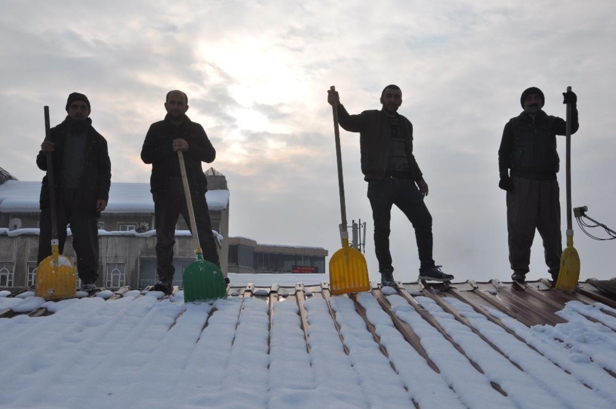 &Ccedil;atı temizlemek ekmek kapısı oldu