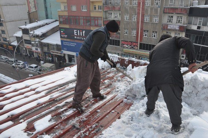 Çatı temizlemek ekmek kapısı oldu G3