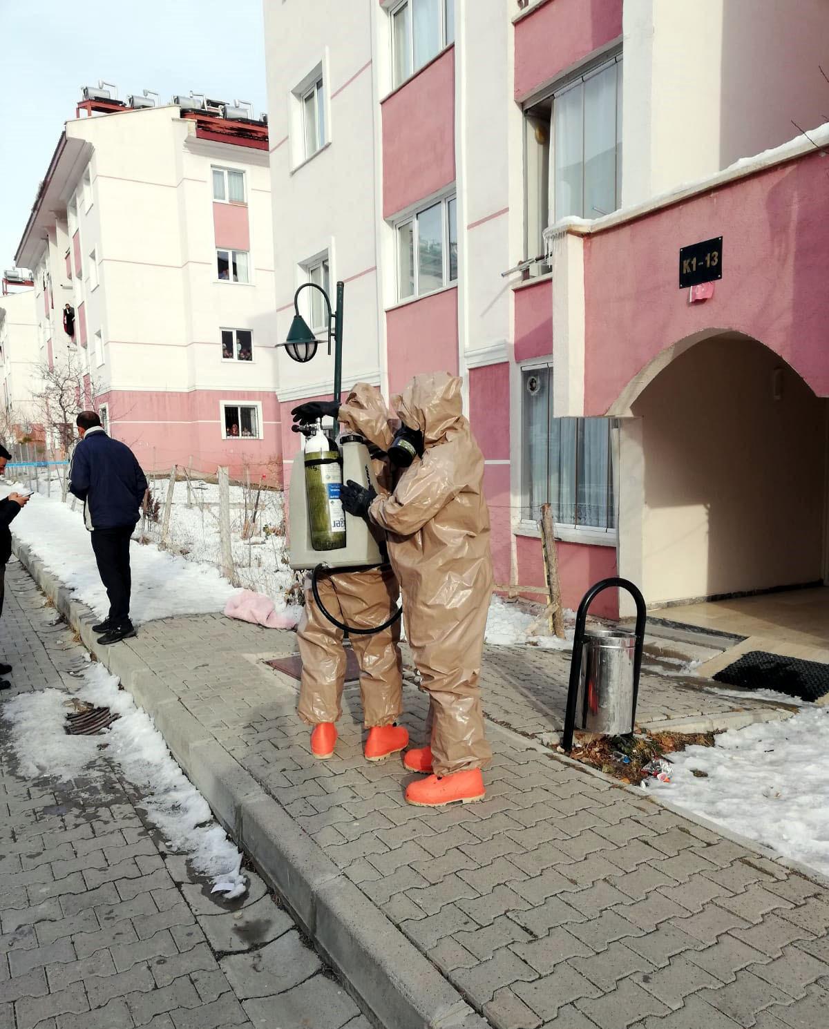 Kimyasal madde ile intihara kalkıştı, AFAD binayı boşalttı