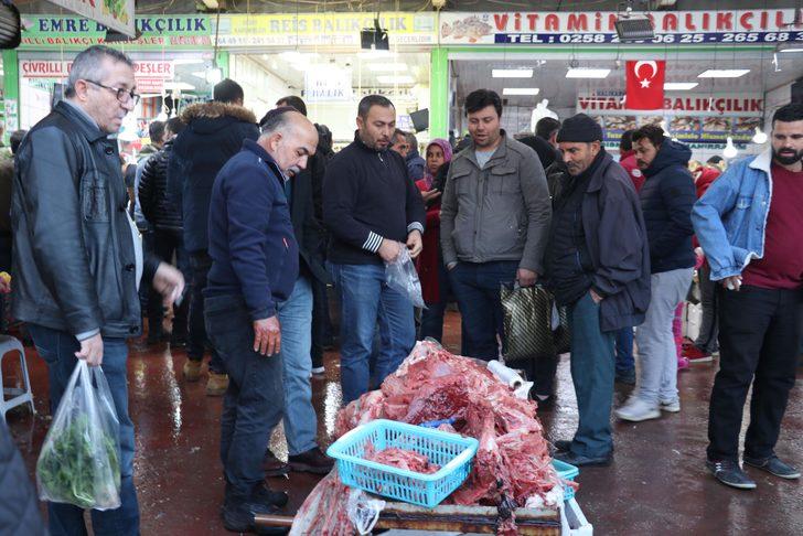 450 kilogramlık orkinosa yoğun ilgi! 2 saatte tükendi G4