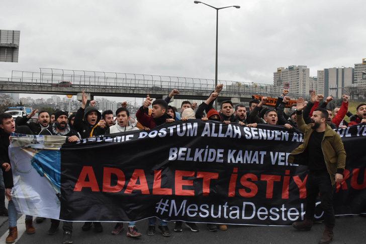 İstanbul'da trafiği kilitleyen eylem! 100 kişilik grup TEM Otoyolu'nu trafiğe kapattı! G4