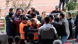 Asbaşkan maç sırasında gazeteciye saldırdı, sonra özür diledi