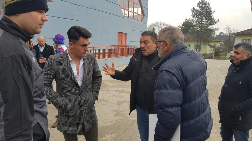 Başkan ve futbolcunun babası birbirine girdi