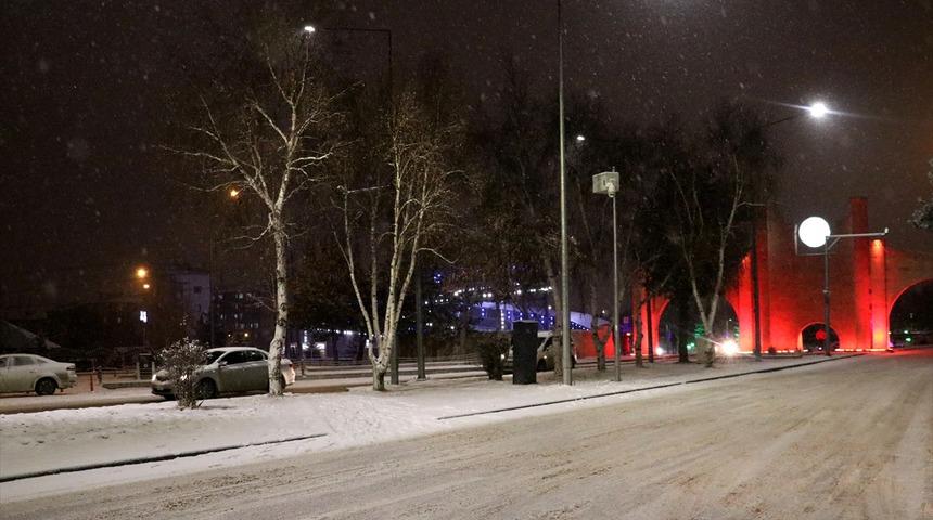Erzurum, Ağrı, Ardahan ve Kars kara teslim! Beyaza büründü