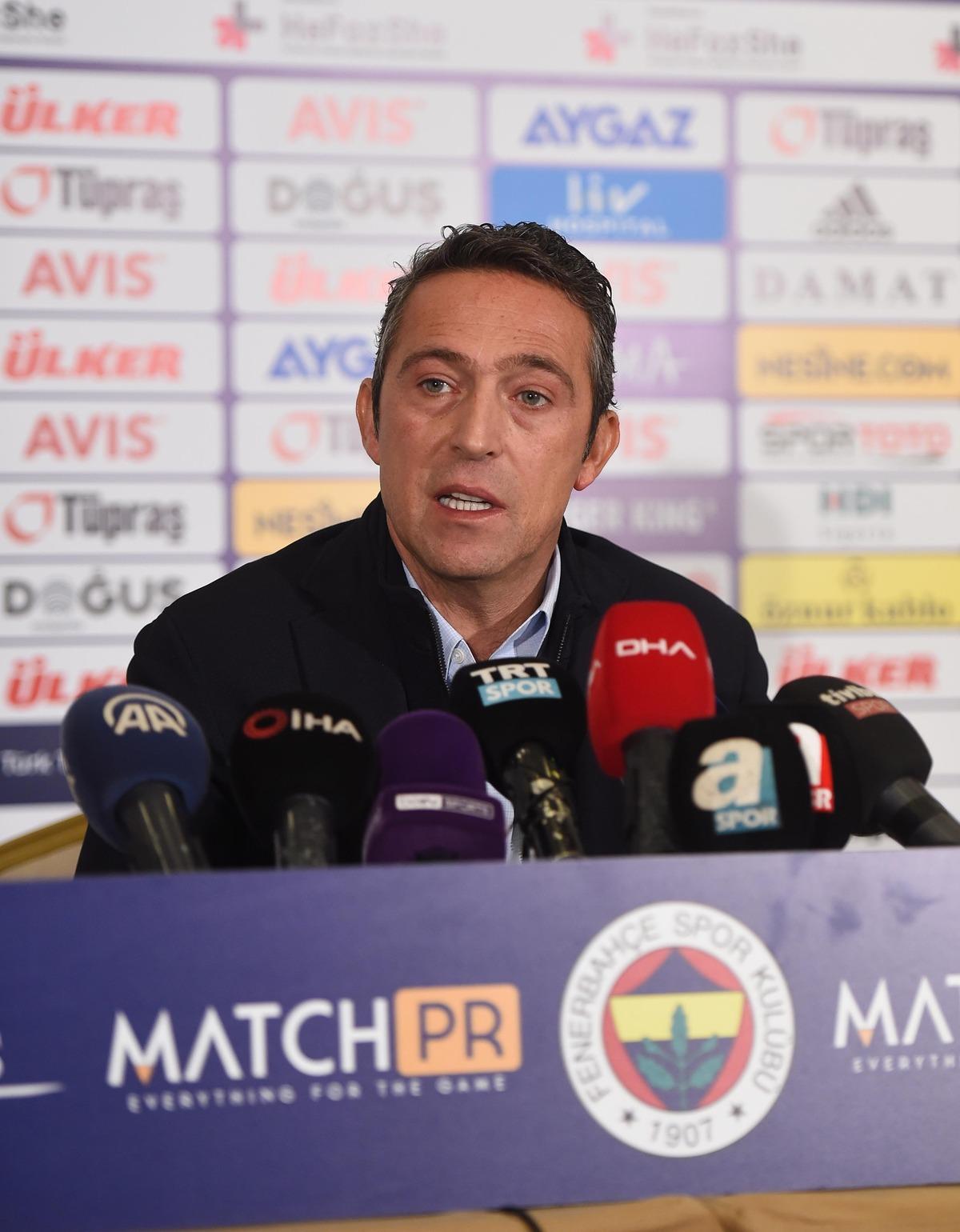 Ali Ko&ccedil;, Ersun Yanal ve futbolcularla buluştu