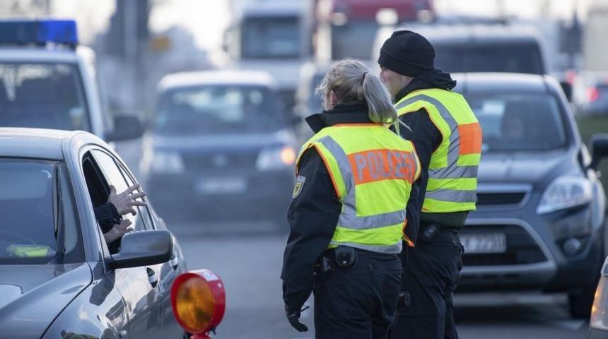 Almanya’da bomba paniği! 14 bin kişi tahliye edildi