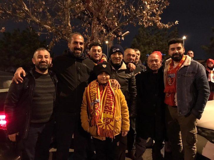 Prosinecki’ye coşkulu karşılama G2