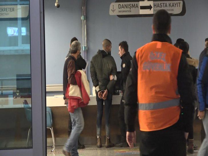 Gezi Parkı'nda polislere bıçakla saldırı: 2 polis yaralandı G5