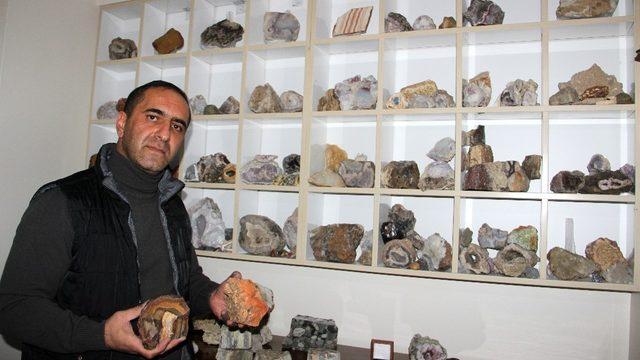 Evini adeta müzeye çevirdi! 20 yıldır topluyor