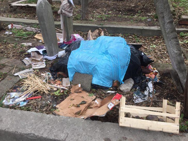 Tarihi Maçka Mezarlığı'nda içler acısı manzara G4