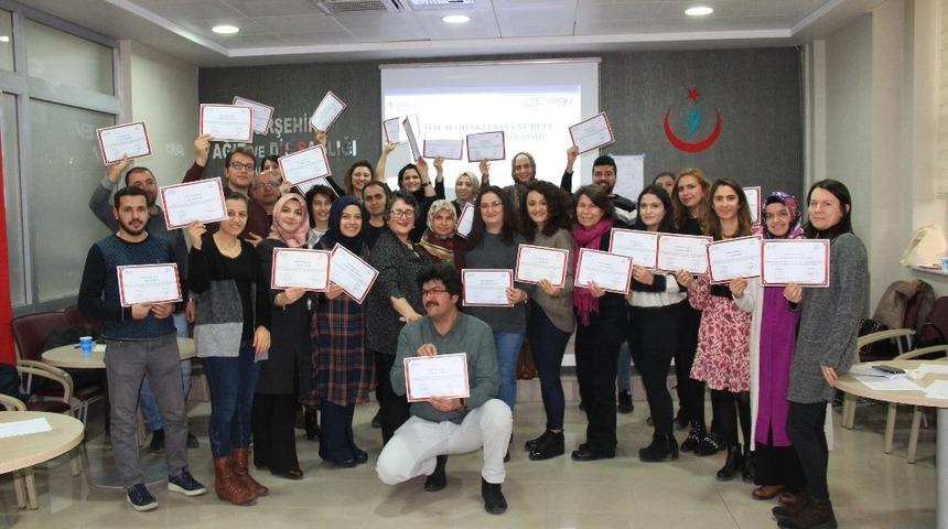 Ağız ve Diş Sağlığı Merkezinde, "Kısa S&uuml;reli &Ccedil;&ouml;z&uuml;m Odaklı Terapi" eğitimi ger&ccedil;ekleştirildi